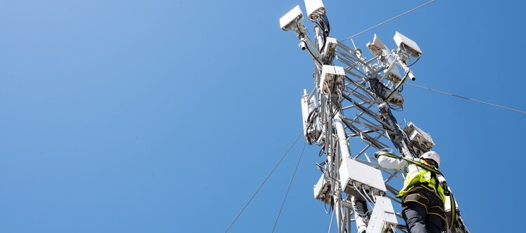 Nowe stacje i lepszy zasięg 5G